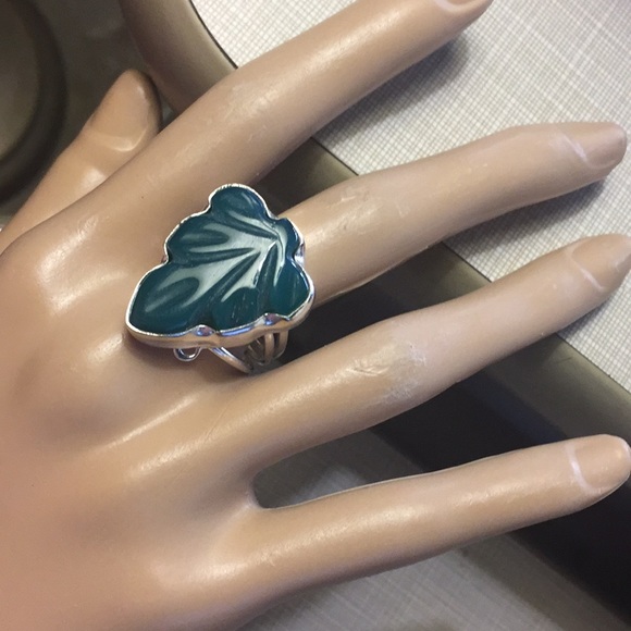 Beautiful carved emerald Agate cut leaf 925 - Picture 4 of 9